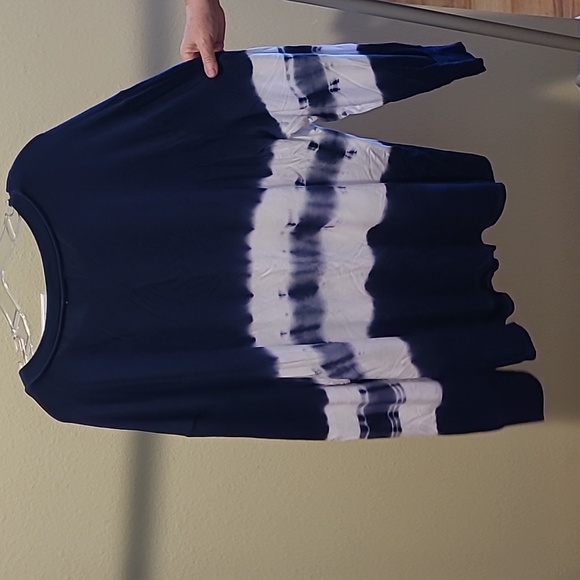 Long sleeve blue and white tie dye tee - Picture 4 of 5